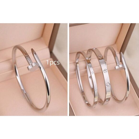 Clover Nail Bracelet - Picture 1 of 6